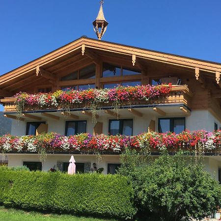 Appartement Pointschneiderhof Maishofen Bagian luar foto